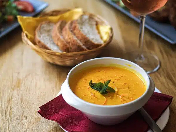 Bio Bistro Elan Fintessstudios - Kokos Karotten Suppe