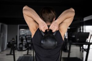 Ein starker und gesunder Rücken Übungen gegen Rückenschmerzen im Fitnessstudio
