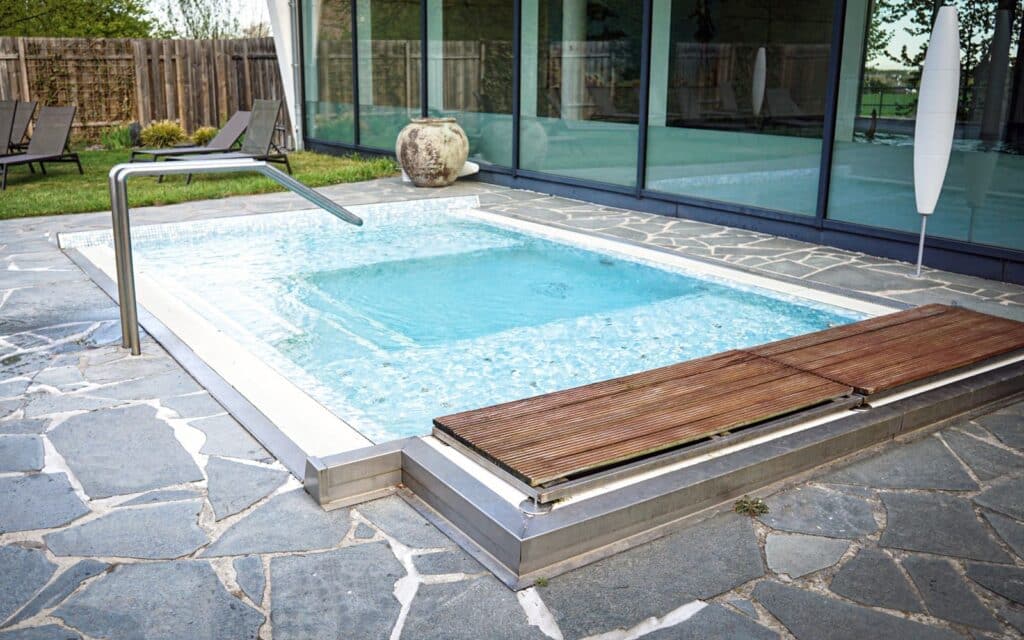 Elan Fitnessstudio Hildesheim Whirlpool Tauchbecken und Kneipbecken